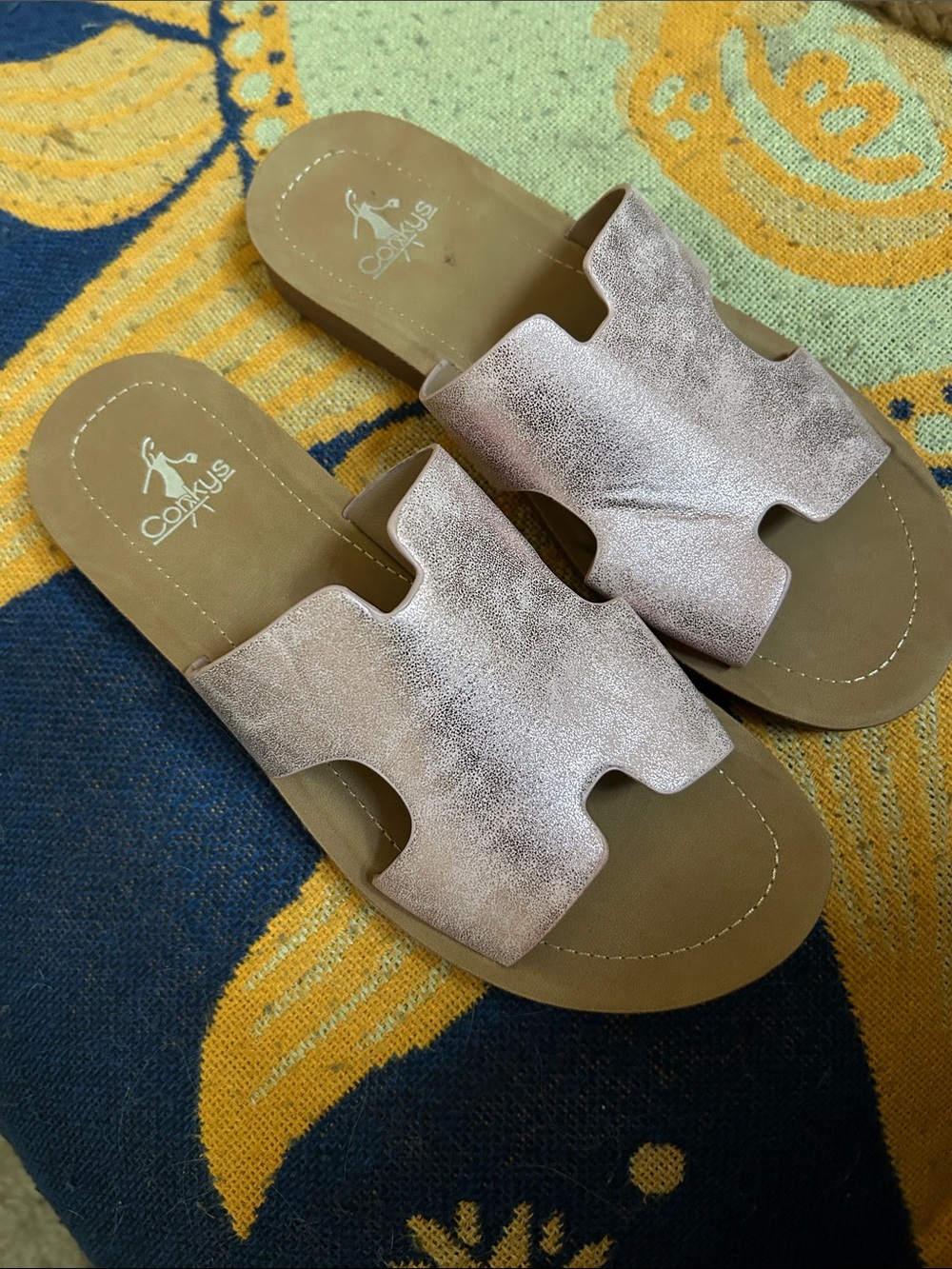 NWOT Corkys Women's Metallic Blush Slide Sandals
